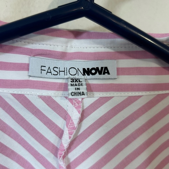Fashion Nova Pink Pinstripe Crop Top, Long Sleeve, Plunge Neckline Size 3XL - Picture 5 of 6